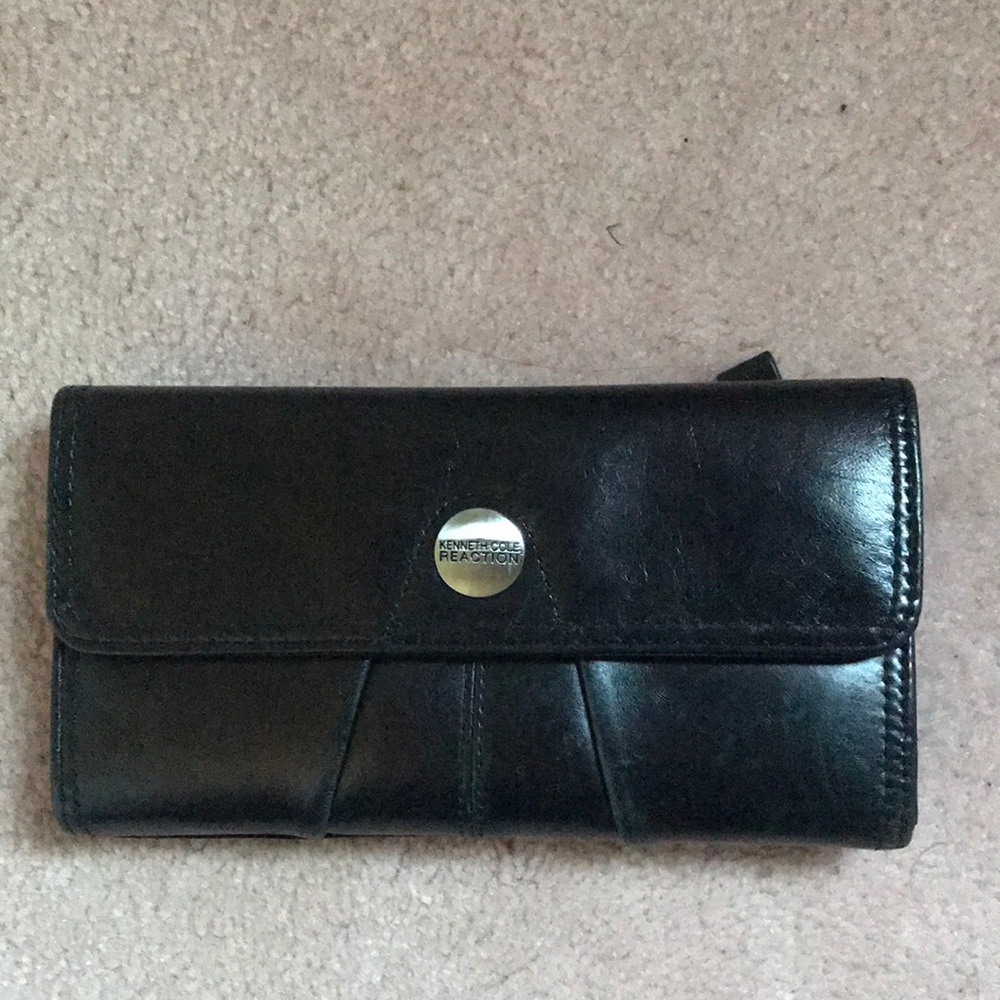 Kenneth Cole Reaction leather wallet